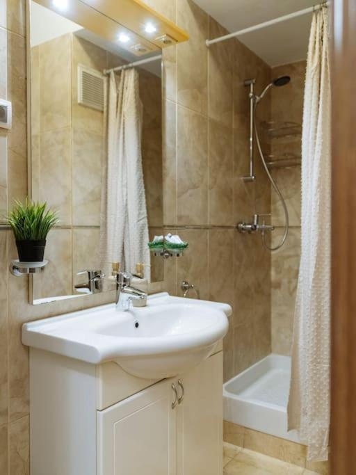 Terrasse Des Plongeurs Apartment Bucureşti Ngoại thất bức ảnh